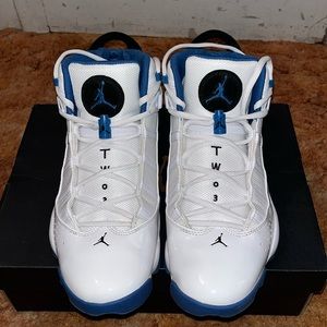 Have only been worn twice and are in very nice condition I just never wear them.